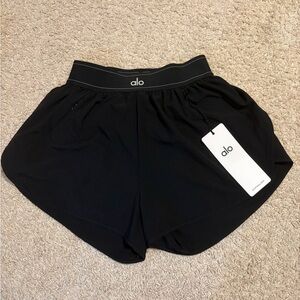 ALO Yoga | Shorts | Alo Yoga Breezy Short | Poshmark